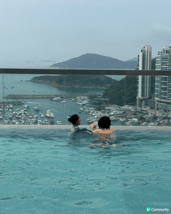 其實香港真係好靚，有能力就要多留港消費，盡量幫助各行各業