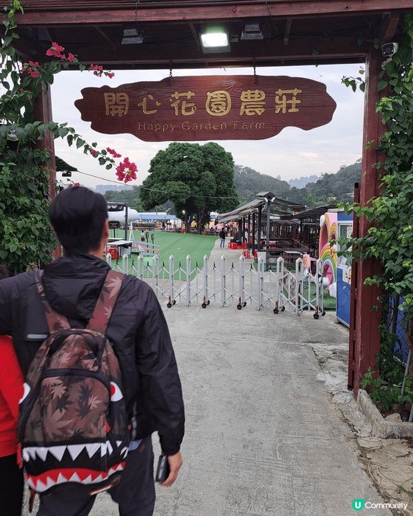 首兩張是珠海長隆，場地大，玩樂設施多，很適合小朋友玩。第三，...