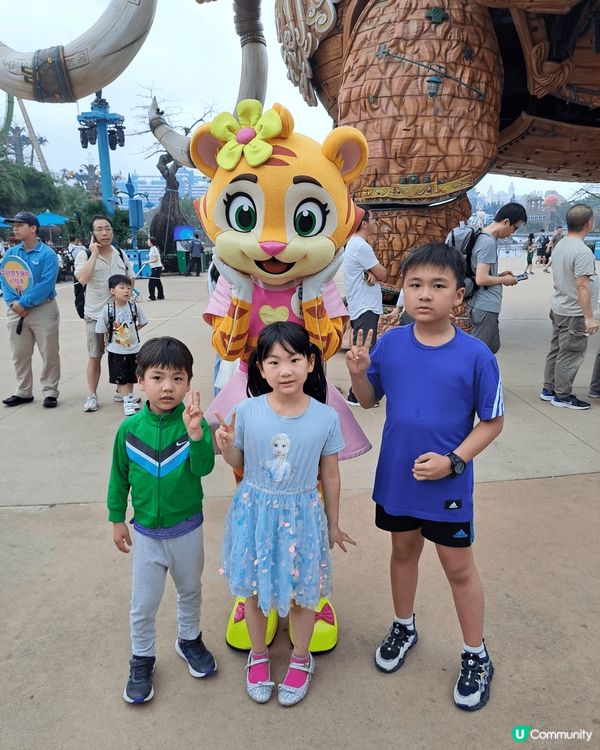 首兩張是珠海長隆，場地大，玩樂設施多，很適合小朋友玩。第三，...