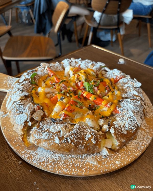 朋友生日，去了Pizza Maru，餐廳環境舒適，餐牌上有四...