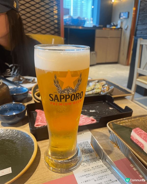 安平燒肉嘅日本和牛任燒任食包埋啤酒同雞尾酒，真係好飽好滿足
