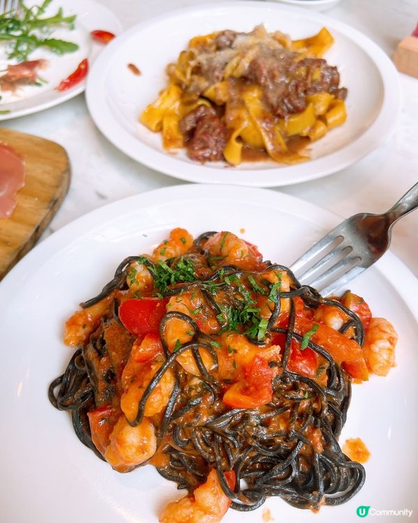 鰂魚涌手工麵！蕃茄鮮蝦墨魚麵+牛頰寬麵拉絲超邪惡🤤