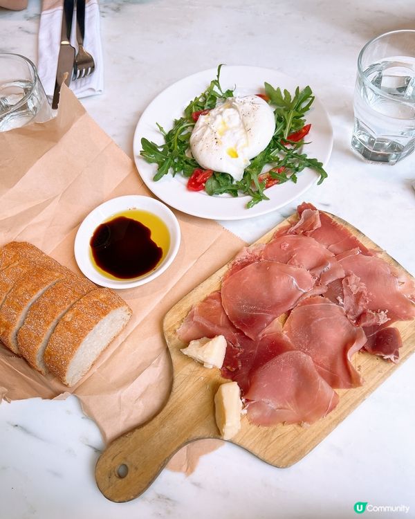 鰂魚涌手工麵！蕃茄鮮蝦墨魚麵+牛頰寬麵拉絲超邪惡🤤