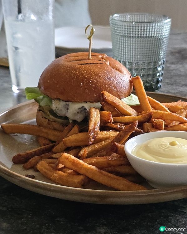 青豆意粉🌿 vs 漢堡薯條🍔！多倫多美食之旅🤤