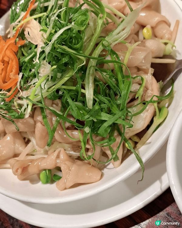 這個老牌港式大牌檔有著打卡裝修及招牌美食而且價錢也是公道