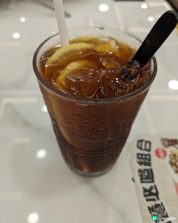 銀龍茶餐廳，港式美食代表當然係乾炒牛河，熱辣辣鍋氣十足，焦香...