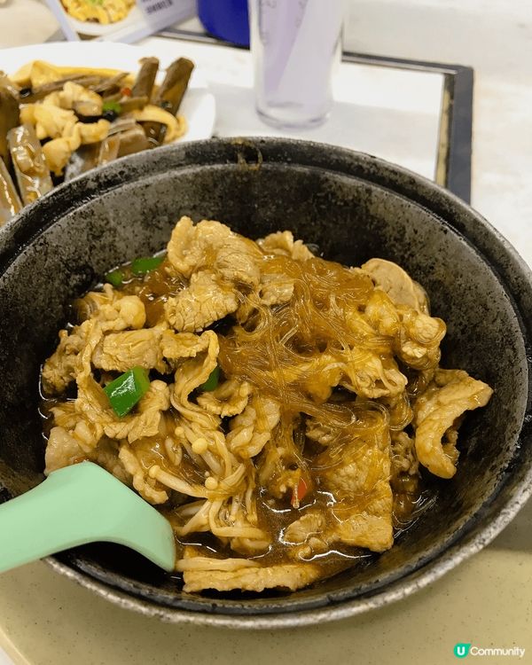 🍴✨ 港式茶餐廳經典小菜！😋 香噴噴嘅椒鹽鮮魷，酥脆惹味；柱...