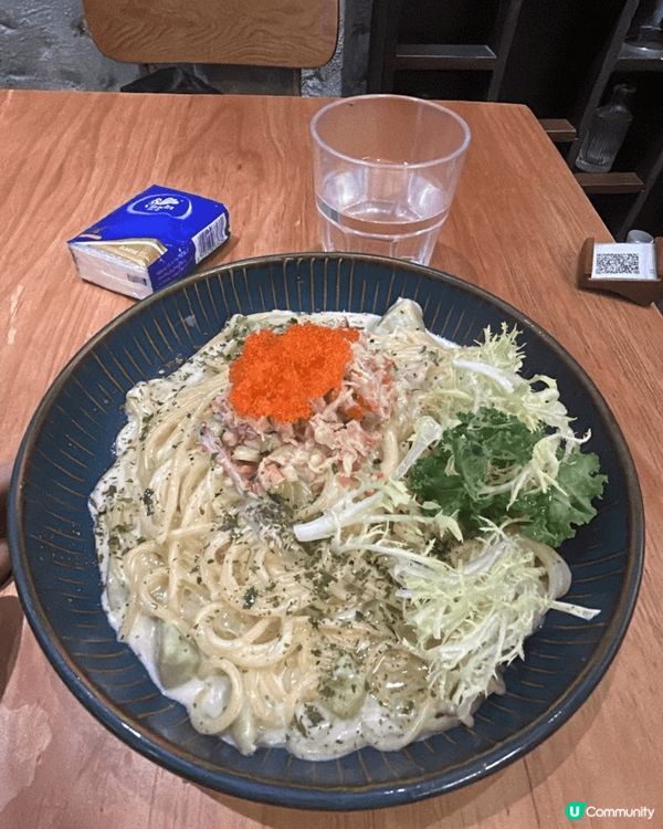 灣仔Wooo Coffee咖啡店，近時代廣場，食咗開心果蟹籽...