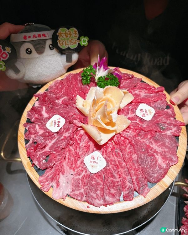 好喜歡去淥鼎記打邊爐👍 港式邊爐選擇豐富❤️ 牛肉鮮美紅豔，...