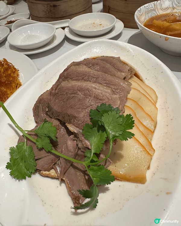 係金鐘食lunch ，其實選擇不多。今次同幾個同事去力寶中心...