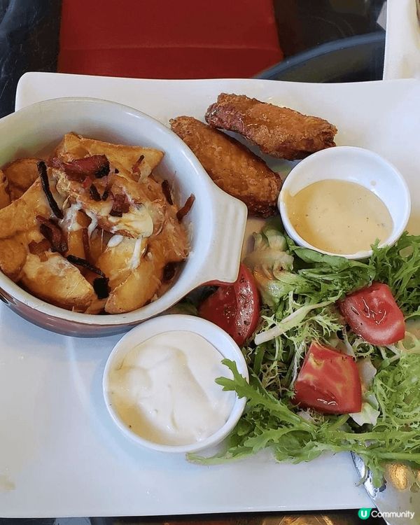 餐廳裝修風格特別,以跑車作為主題,有feel☺️