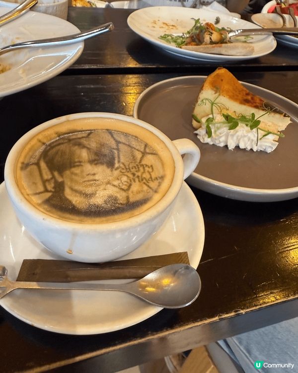 Coffee Break 的㗎啡，印有藝人個樣子，好特別