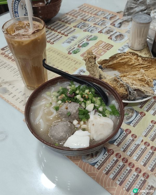 深水埗雲呑城超正帶骨炸魚皮，超好味潮州魚蛋，爆汁濃牛丸