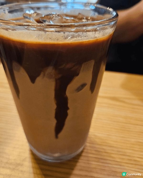 咖啡店環境裝修好舒服,意粉軟硬適中好味,牛角包咬落超鬆脆,值...