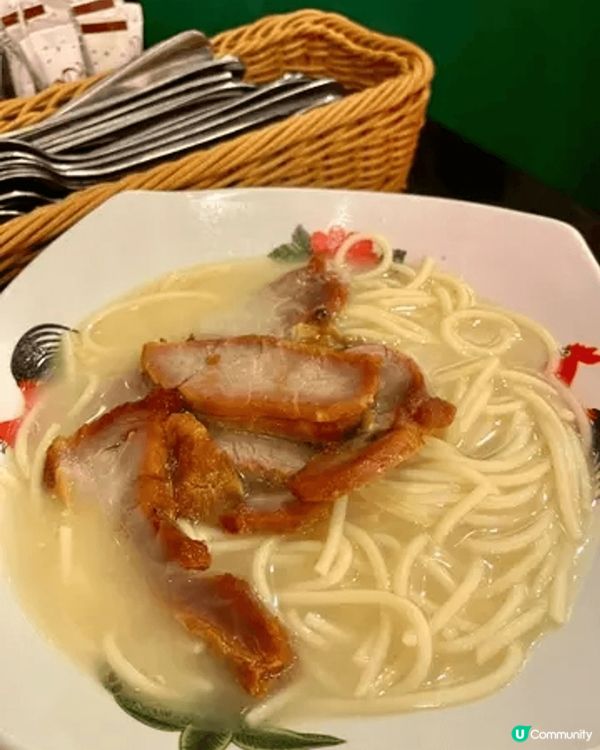 這次來到金翠餐廳十分有驚喜，內裏佈滿懷舊港式裝潢、員工態度非...