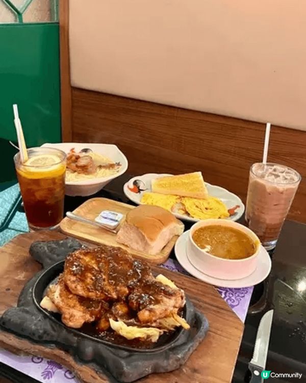 這次來到金翠餐廳十分有驚喜，內裏佈滿懷舊港式裝潢、員工態度非...