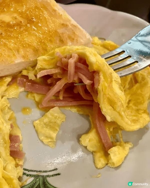 這次來到金翠餐廳十分有驚喜，內裏佈滿懷舊港式裝潢、員工態度非...