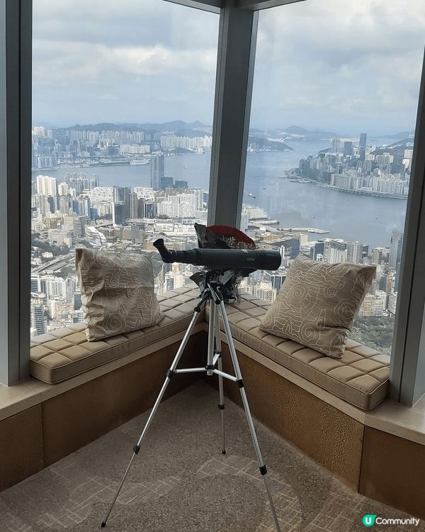 早前向女朋友求婚，選擇了位於ICC的ritz-carlton...