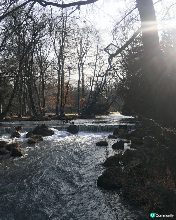 攝於慕尼黑的中央公園，外國果然地方夠大，隨便走入一個市中心公...