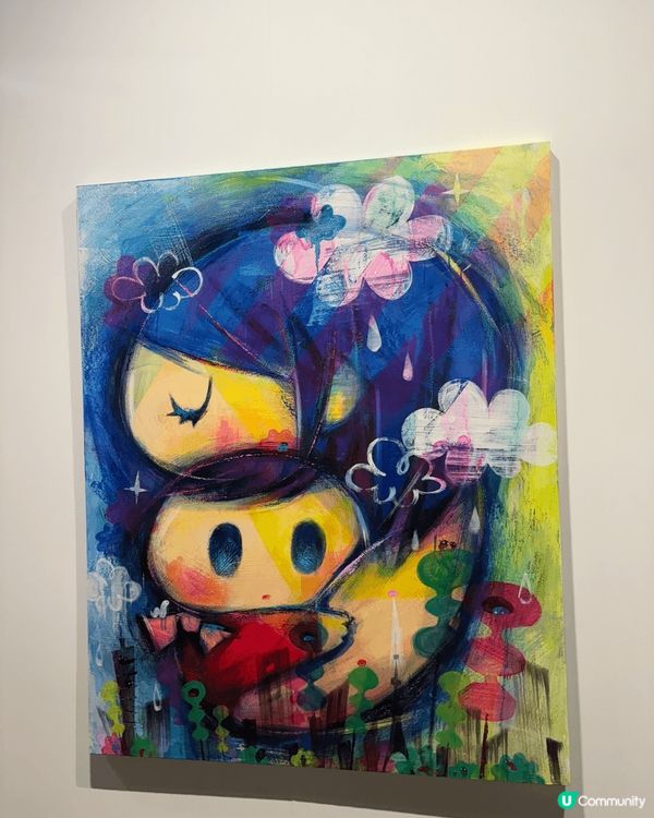 這三幅藝術作品在art Basel 展現了不同的風格和主題：
