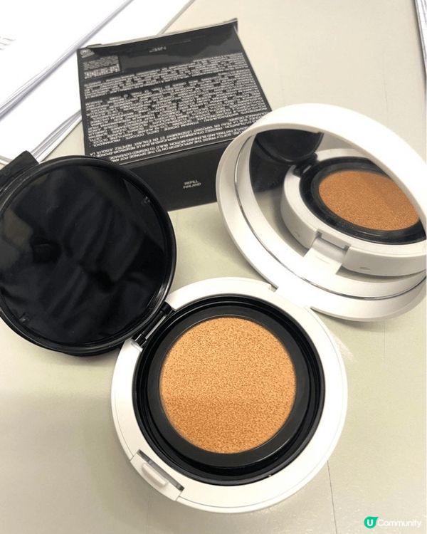 這款NARS 原生亮肌精華粉餅性價比很高，只需一點點就能壓住...