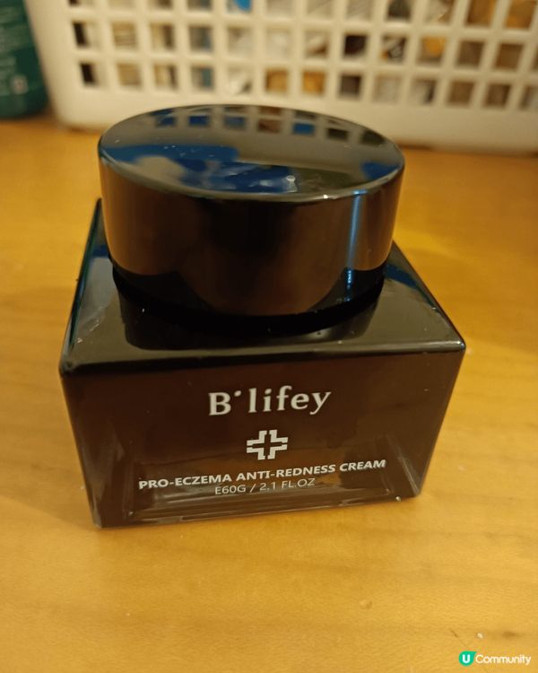 B' lifey 的降紅面霜，質感清爽不油膩，沒有香味，非常...