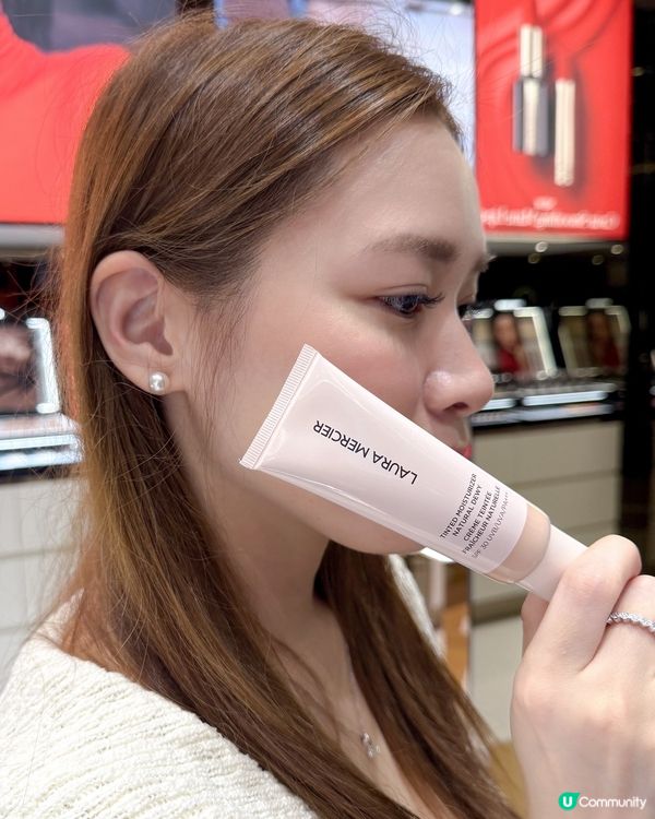 Laura Mercier｢全新水光修護輕粉底霜｣