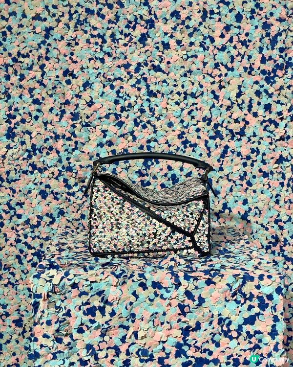 免費睇Loewe手袋展✨送精美海報+貼紙