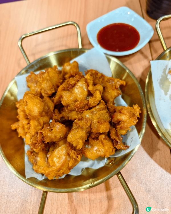 位於太和的首爾韓國料理餐廳，點左份原味炸雞，酥炸魷魚鬚，年糕...