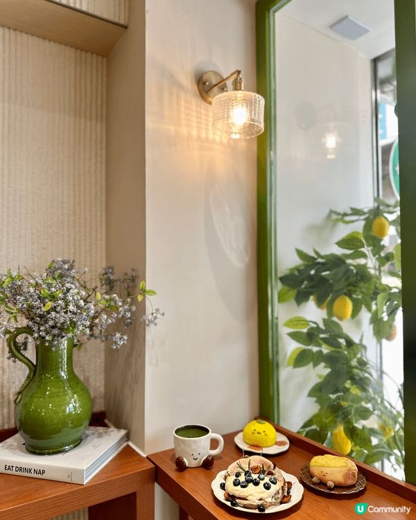 假期特意和朋友去打打卡，完全衝著jellycat ：）的可愛...