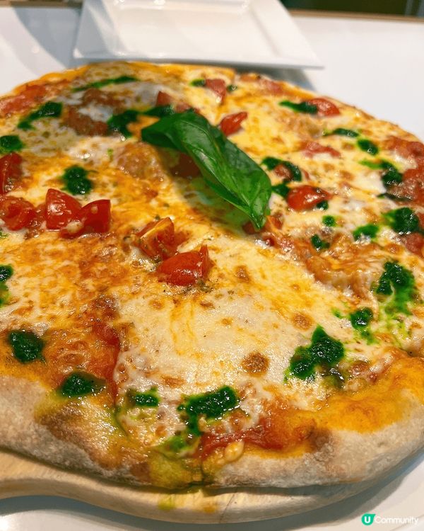 留港消費 今晚再去Oolaa 點左個pizza 同半隻烤雞 ...