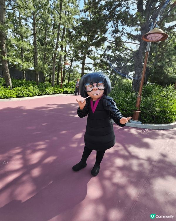 又熱又累，如果迪士尼有UCC咖啡就好勒