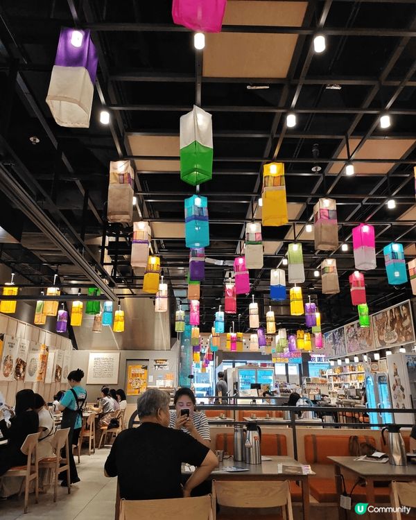 在香港的海陸空餐廳午膳，好有韓國feel，以為自己在 kor...