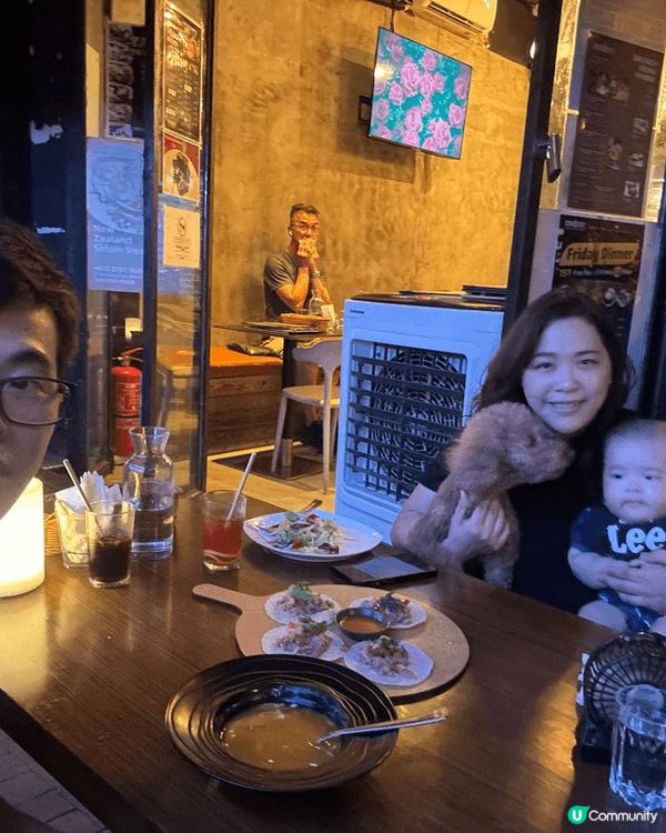 西貢，環境舒服，便有好多唔同嘅嘢食及夜晚好多唔同嘅西餐廳裝修...