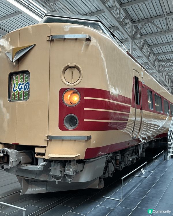 位於名古屋嘅鐵路博物館，展示左唔同年代嘅JR列車，由蒸氣火車...