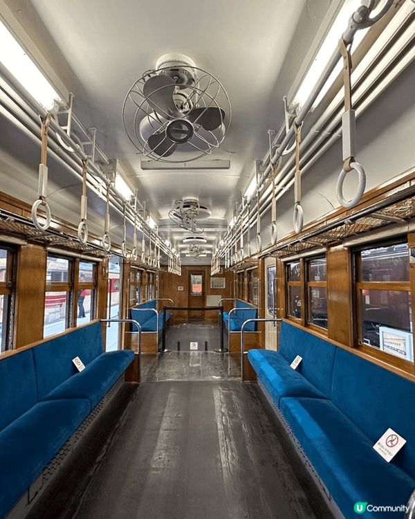 位於名古屋嘅鐵路博物館，展示左唔同年代嘅JR列車，由蒸氣火車...