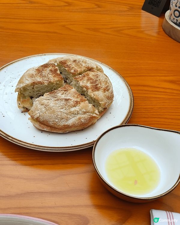 去澳門美高梅嘆傳統葡國菜。位於天幕大堂下嘅“盛事”，提供傳統...