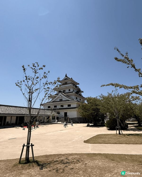 推薦去日本的唐律，人不多但是很多自然的風景和有歷史價值的城堡...