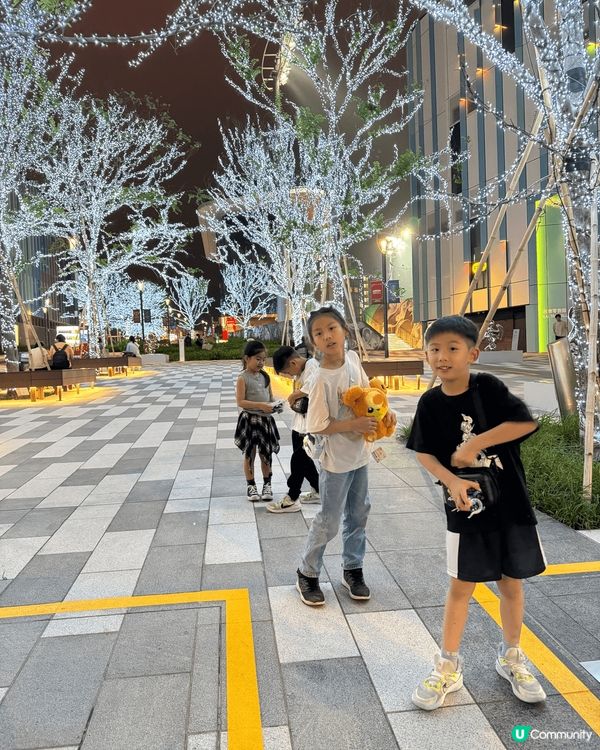 今天到了新開的啟德零售館晚飯！地方很闊落，還有很多不同種類的...