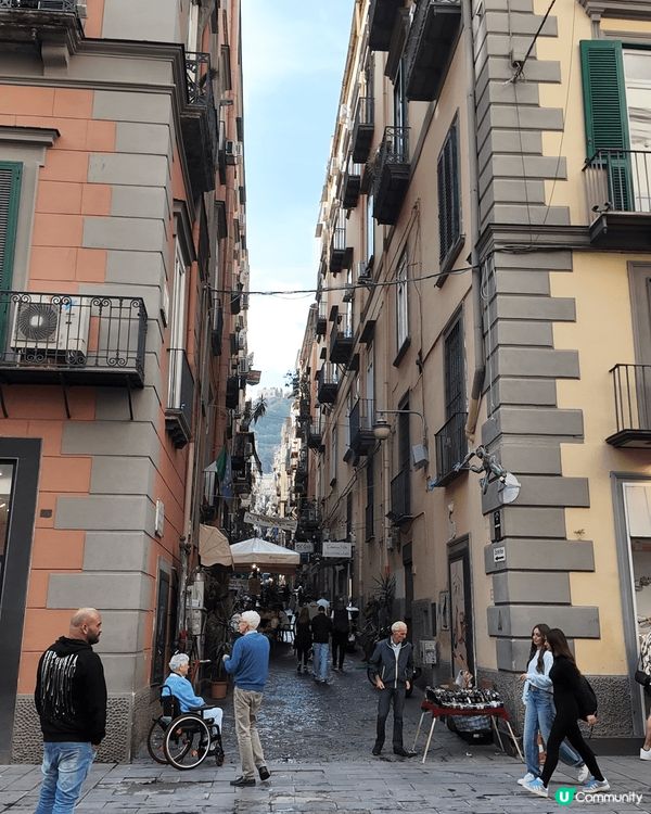 今次想介紹下Napoli 嘅街道~ 我本身都抱有啲擔心 有諗...