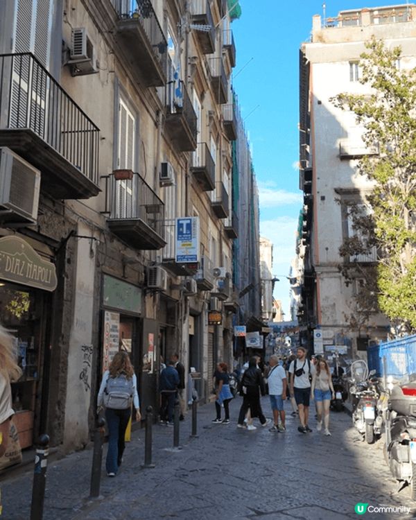 今次想介紹下Napoli 嘅街道~ 我本身都抱有啲擔心 有諗...