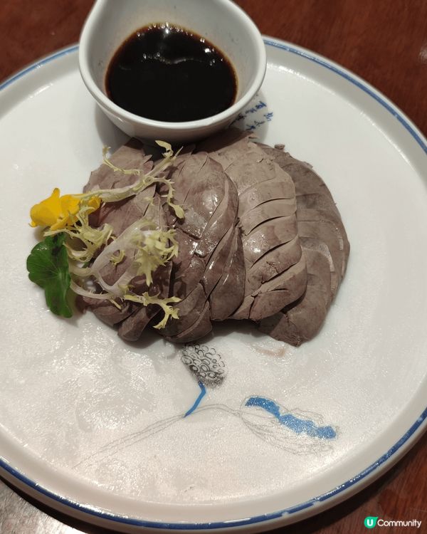 蝦球整到好似荔枝咁好特别，炸到好翠好好食，片皮鴨皮夠翠，鴨肝...