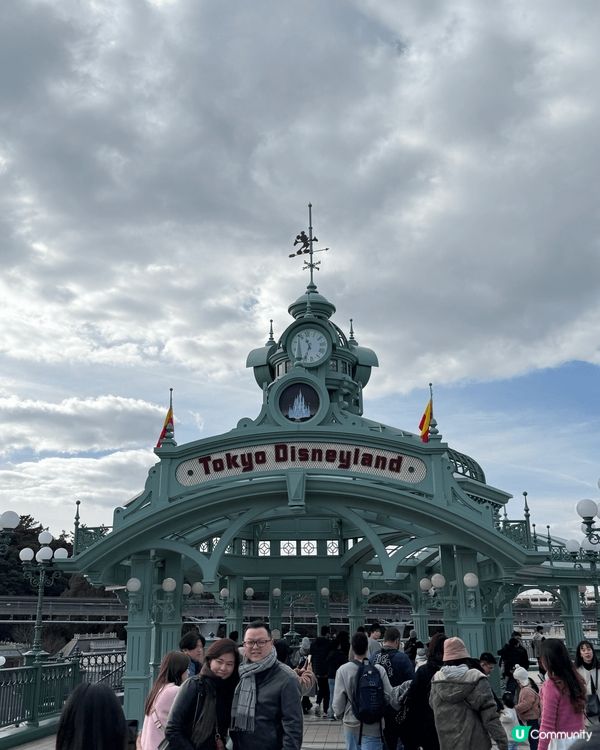 2024年的聖誕假期，我去了日本東京旅行，旅遊景點包括了東京...