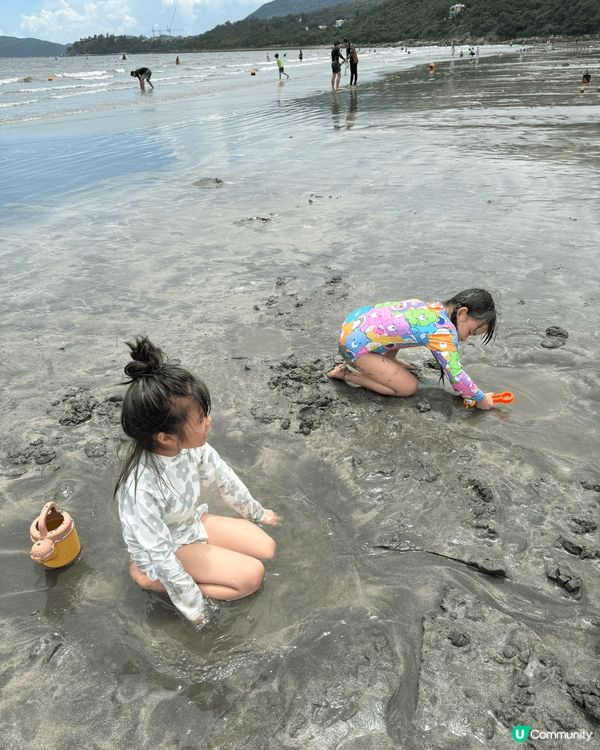 上星期日同朋友囡囡去大嶼山貝澳沙灘，咁岩水旅廿，老公提議掘蜆...