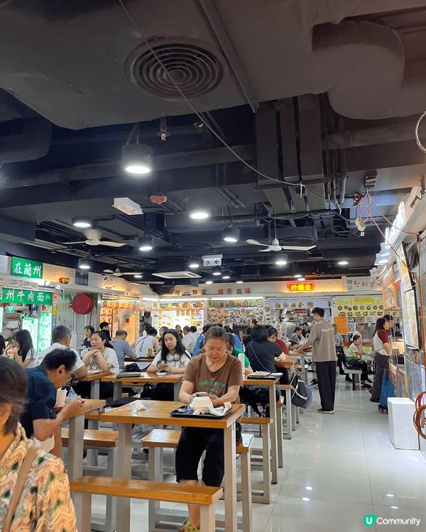 深水埗的西九龍中心是一個好好行的室內美食廣場，可以一次過試晒...