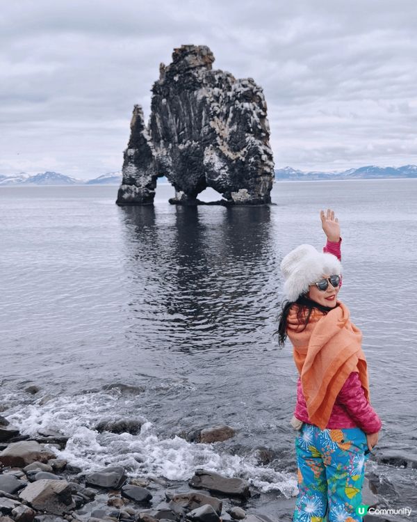 去冰岛旅游，有很多自然风景，例如瀑布，奇石，北极光，黑沙滩，...