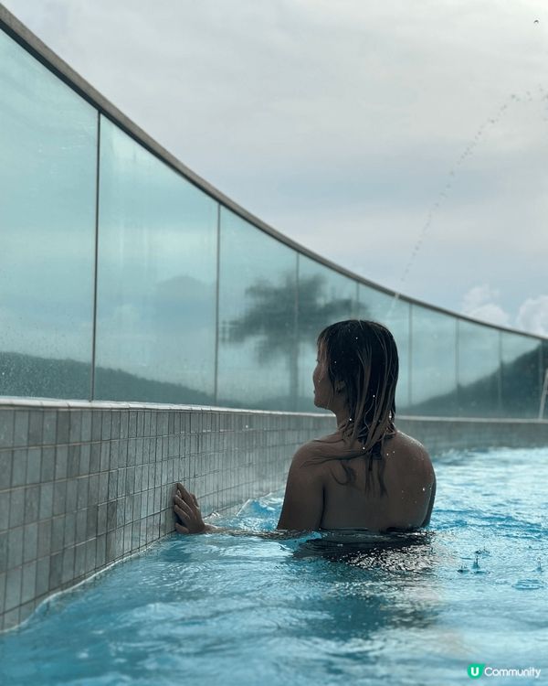 一張就在水上樂園影的 那個風景真的很漂亮 第二章的海景是覺得...