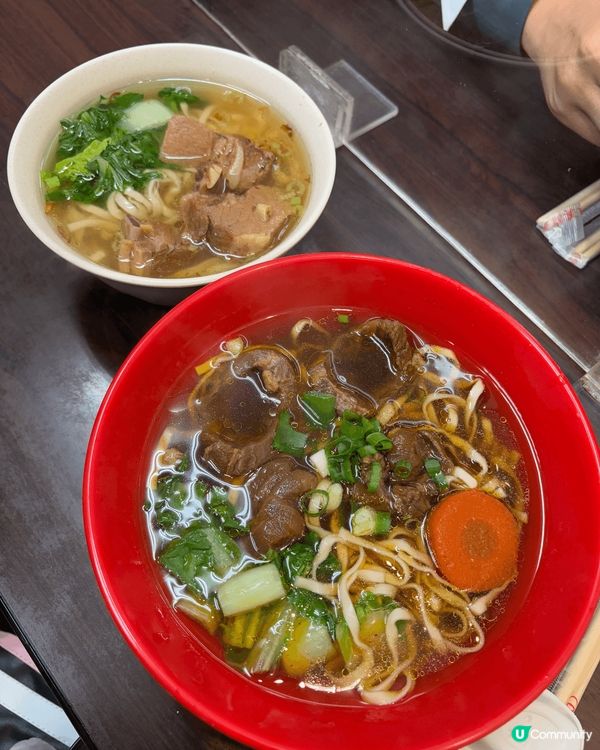 這組相片記錄咗一次好開心嘅旅程！夜晚嘅街市燈光璀璨，好熱鬧，...