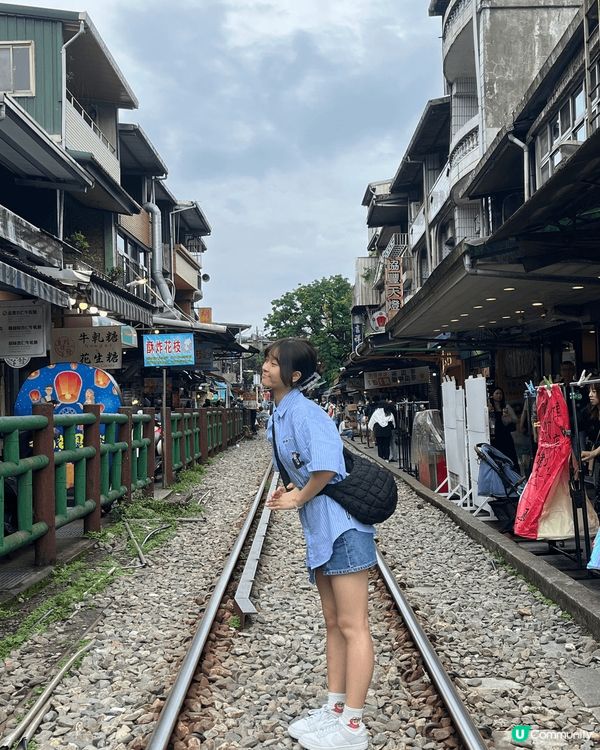 到台灣旅行，和我的中六同學們去了畢業旅行，那天是我們最開心的...