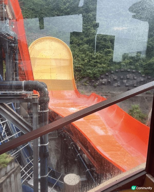 炎炎夏日，梗係要去香港海洋公園水上樂園玩下啦，清涼又消暑！